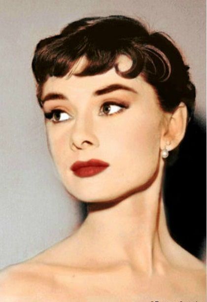 Audrey Hepburn Bangs, 50s Makeup And Hair, 1950s Hair And Makeup, Audrey Hepburn Wedding, Audrey Hepburn Makeup, Audrey Hepburn Hair, 1950s Makeup, 50s Makeup, Aubrey Hepburn