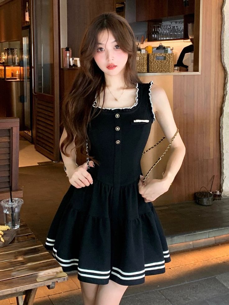 DressSize Inforamtion S Bust 81cm Shoulder 31cm Front Length 78.5cm Waist 64CMM Bust 85cm Shoulder 32cm Front Length 79cm Waist 68ML Bust 89cm Shoulder 33cm Front Length 79.5cm Waist 72CMXL Bust 93cm Shoulder 34cm Front Length 80cm Waist 76CM