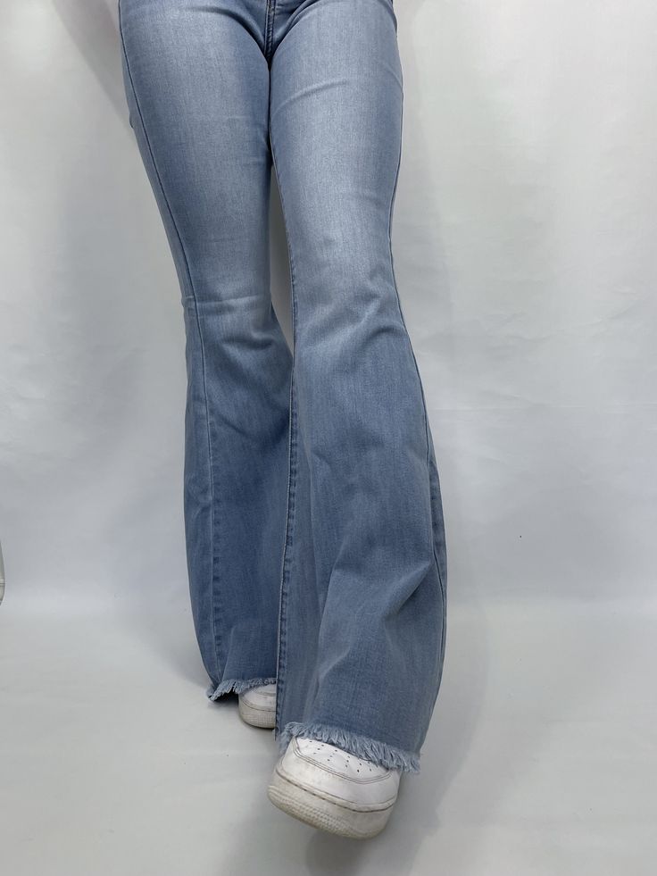 Bia Bell Bottom Jeans Jeans are true to size! Oversized (extremely long) Size runs small Wide leg Back pockets Stretchy Unfinished hem High waisted Belt loops on waist Model is 5'7 wearing a size 7 Fabric: 60%Cotton, 32%Modal, 7%T400, 1%Lycra Bell Jeans, Bottom Jeans, Cute Everyday Outfits, Sweater Set, Bell Bottom, Pants Jeans, Blazer Dress, Jean Outfits, My Wardrobe