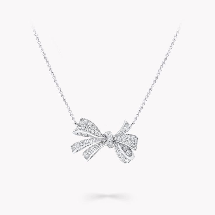 Discover the minimalist and elegant diamond Bow pendant from the Bow jewellery collection at Graff. Enter a world of perfection and beauty. Graff Jewellery, Diamond Drop Pendant, Classic Diamond Ring, Round Diamond Pendant, Diamond Drop Necklace, Bow Pendant, Diamond Pendants Designs, Diamond Bows, Bow Necklace