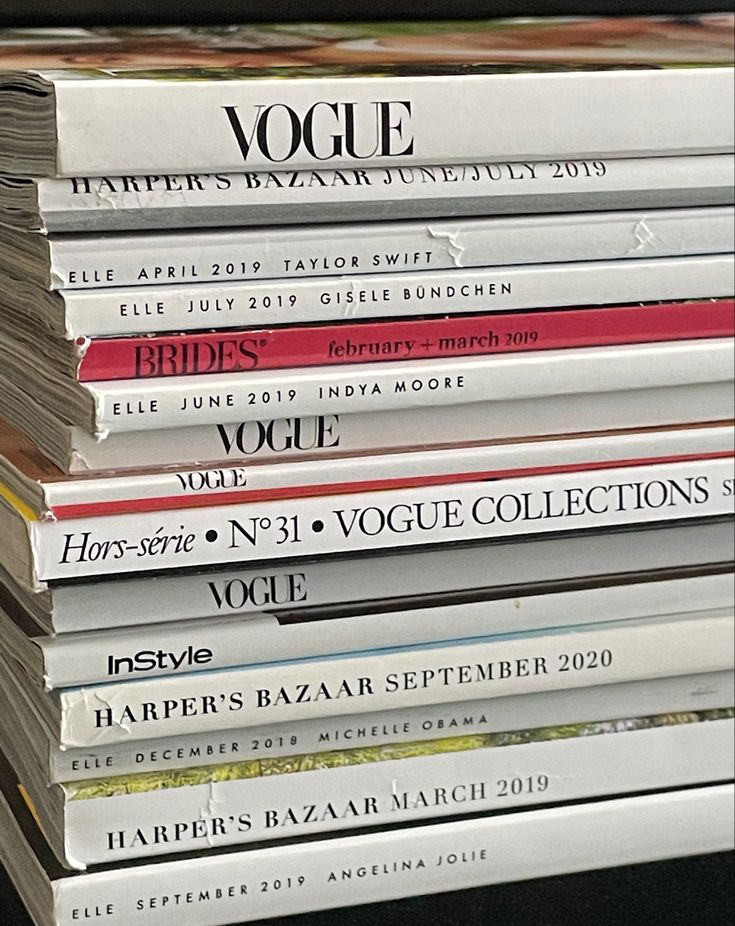 Magazine collection- vogue magazine Fashion Magazine Job Aesthetic, Vogue Collection Magazine, Magazine Collection Aesthetic, Fashion Magazines Aesthetic, Elle Magazine Aesthetic, Things To Collect As A Hobby, Vogue Magazine Collection, Classy Books, Vogue Magazine Aesthetic