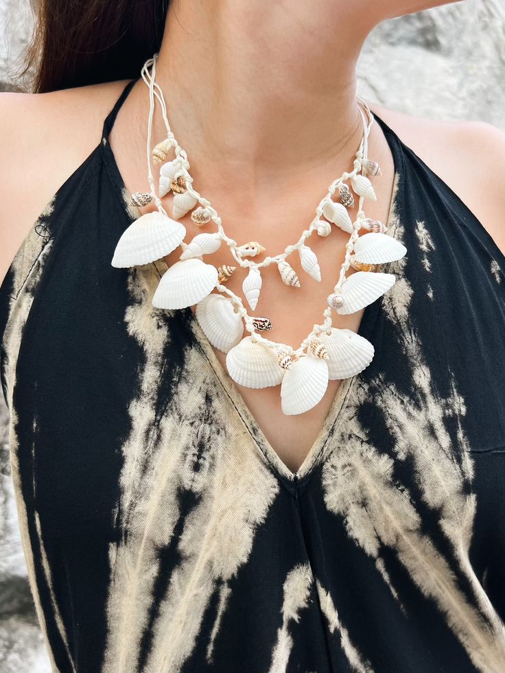 Bohemian Shell Necklace For Summer Beach, Bohemian Summer Strand Shell Necklace, Handmade Shell Necklace For Summer Beach, Beachy Shell Necklace For Summer Vacation, Summer Shell Necklace For Vacation, White Shell Necklace For Summer Festivals, Handmade Bohemian Shell Necklace For Summer, Bohemian Strand Shell Necklace For Festivals, Bohemian Strand Shell Necklace For Beach