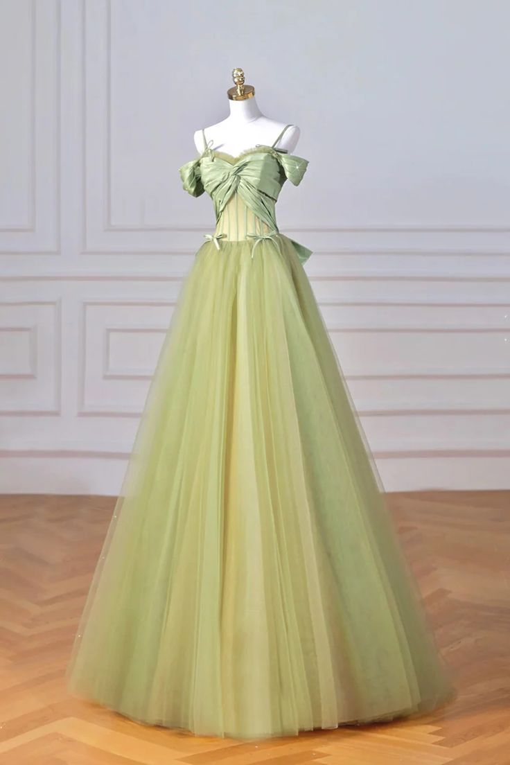 Spaghetti Strap Elegant Green Off Shoulder Tulle Ball Debut Dresses Filipino Green, Prom Dress Short Lace, Long Party Gowns, Green Evening Gowns, Princesa Tiana, Green Spaghetti, Tulle Long Prom Dress, Green Formal Dresses, Mermaid Prom Dresses Lace