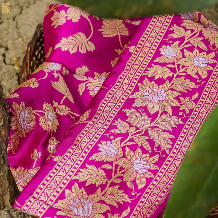 Magenta Pure Katan Silk Handloom Kadwa Jaal Banarasi Dupatta - Khinkhwab Blue Silk Saree, Animal Embroidery Designs, Katan Silk, Weave Fabric, Animal Embroidery, Saree Dress, Silk Dupatta, Unique Fashion, Borders