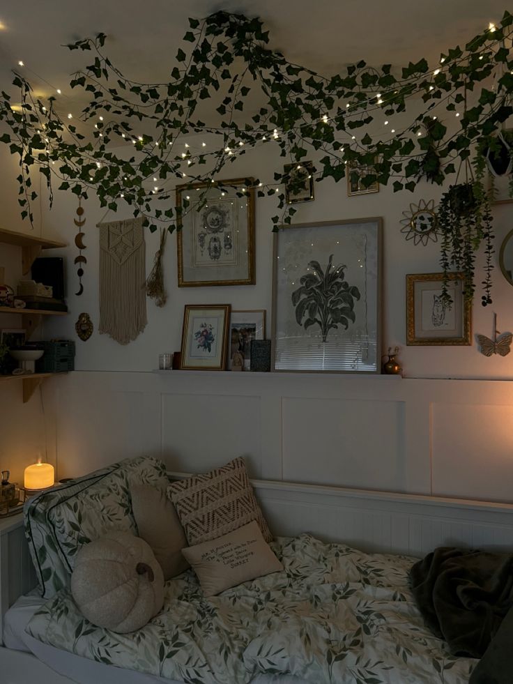 My bedroom Room Ideas Vines And Fairy Lights, Vine Decoration Bedroom, Boho Bedroom Vines, Vines In Bedroom Ideas Cozy, Wall Vines Bedroom Aesthetic, Vine Hanging From Ceiling, Hanging Ivy Bedroom Corner, Vibes And Fairy Lights Bedroom, Fairy Lights And Vines On Ceiling