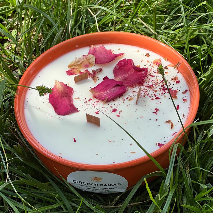 Outdoor scented candle to repel bugs Outdoor Candle, Summer Candles, Herbal Tea Blends, Outdoor Candles, Outdoor Summer, Toxin Free, Quality Time, Rose Petals, Burning Candle