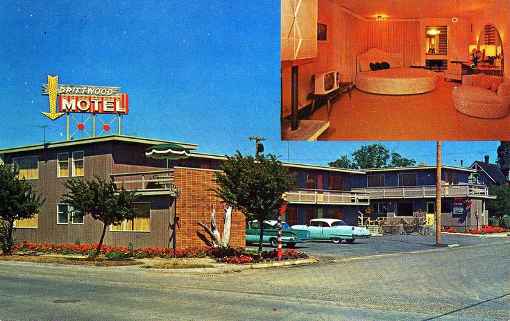 an old motel with cars parked in the parking lot next to it and two pictures of hotel rooms