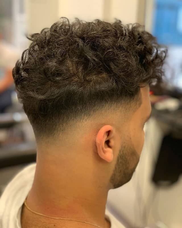 The Best V-Shaped Haircuts for Men Mens Fresh Haircut, Very Short Hair Men, V Shaped Haircut, Drop Fade Haircut, Curly Hair Fade, Quotes Summer, Burst Fade, Men Haircut Curly Hair, Summer Bedroom