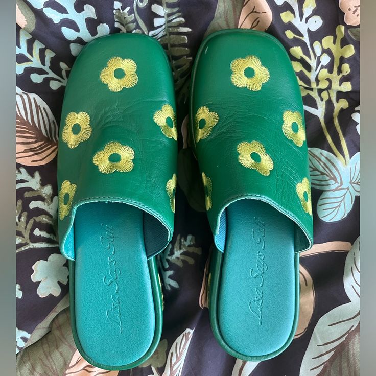 Never Worn - They Are Not My Size! Two Very Small Scuffs (Shown In Last Two Pictures). Questions? Leave A Comment Below! I’m Open To Offers! Green Clogs With Cushioned Footbed For Summer, Green Cushioned Clogs For Summer, Green Casual Clogs With Flat Heel, Green Round Toe Summer Clogs, Casual Green Clogs With Flat Heel, Green Flat Heel Casual Clogs, Comfortable Green Clogs For Summer, Green Slip-on Mules With Removable Insole, Casual Green Slip-on Mules