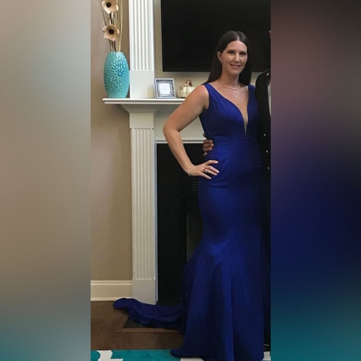 Shail K Dress In Royal Blue. Long Train. Royal Blue Floor-length Evening Dress With Sweep Train, Colorful Dresses Formal, Long Train, Formal Dress, Royal Blue, Prom Dresses, Prom, Color Blue, Formal Dresses