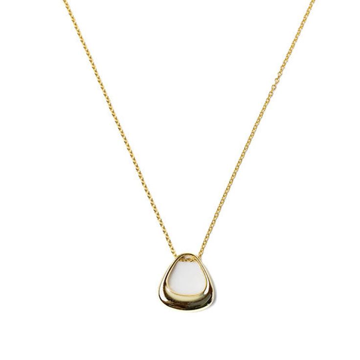 Enhance your look with our Ava Necklace, a sleek design that exudes modern elegance. Its versatile style effortlessly elevates any ensemble, making it the perfect accessory for contemporary sophistication. Classic Clavicle Chain Necklace For Evening, Elegant Formal Chain Necklace With Adjustable Chain, Elegant Formal Necklace With Polished Finish, Elegant Polished Finish Necklaces For Evening, Chic Yellow Gold Necklaces For Evening, Modern Gold Necklace With Polished Finish, Modern Polished Gold Necklace, Elegant Evening Chain Necklace With Adjustable Chain, Modern Formal Pendant Necklace