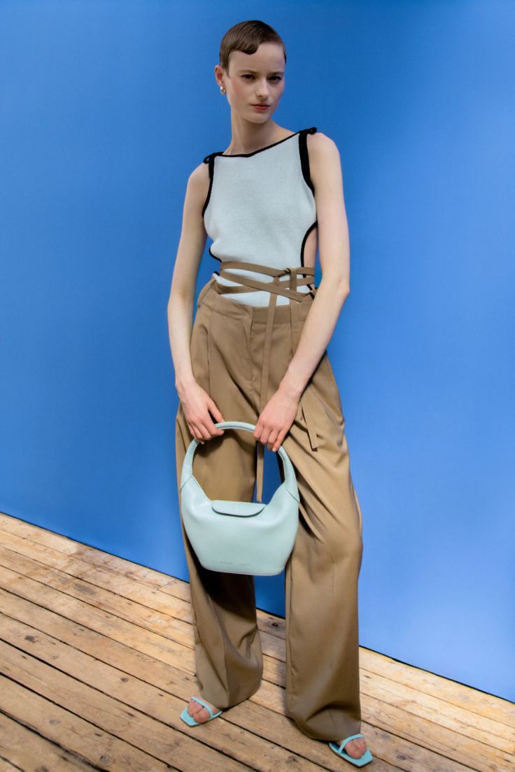 Eudon Choi Resort 2023 Collection | Vogue Resort 2023 Fashion, Eudon Choi, Resort 2023, Ribbed Knit Dress, 2023 Collection, 2023 Fashion, 가을 패션, Fashion Show Collection, London Fashion Week