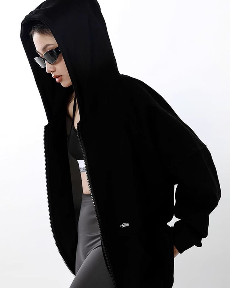 A zip hoodie with an oversized silhouette.

This season's trendy items will boost your street style.

Sweat items that can be worn in a relaxed manner are sure to be popular.

◾️Model
Height/Weight: 167cm(65.7in)/40kg(88.1lb)
Try-on size: M






Cm
(inches)

Length
Chest
Sleeve Length


M
70(27.5)
126(49.6)
77(30.3)


L
72(28.3)
130(51.1)
79(31.1)


XL
74(29.1)
134(52.7)
81(31.8) Trendy Items, Oversized Silhouette, Height And Weight, Try On, Zip Hoodie, Street Style, Sleeve Length, Black