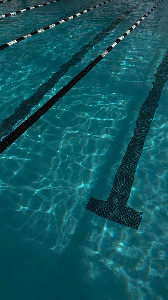 an empty swimming pool with no people in it