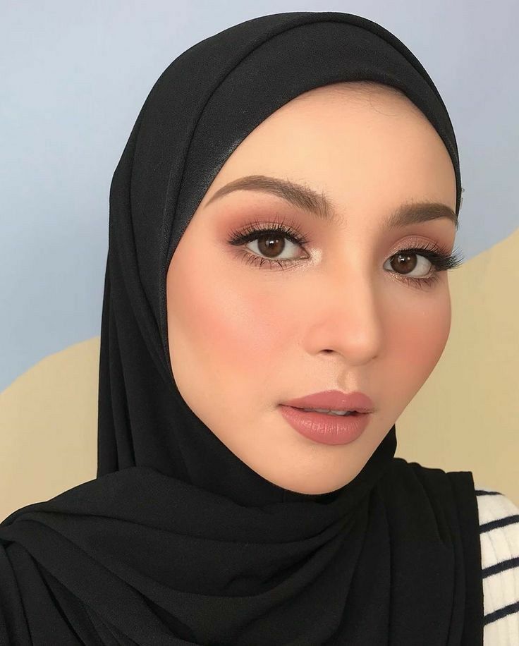 Softglam Makeup Look Wedding, Korean Makeup Look Ulzzang Asian Beauty, Hijab Wedding Makeup, Make Up Bold Hijab, Natural Bold Makeup Looks, Hijab Makeup Natural, Softglam Makeup Looks, Makeup For Hijab, Bridal Makeup Hijab