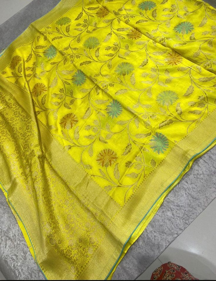 1.this is beautiful pure munga silk sari with running blouse piece  2.this sari is 5.5 mt length  3.this is a very elegant looking sari for all occasions like weddings and other formal events  4.fall n pico is complimentary  5.blouse can be made as per the requirements of the clients with proper measurements.stiching charges will be extra  6.plz check the availability of the sari before placing the order Semi-stitched Banarasi Silk Blouse Piece With Pallu, Semi-stitched Art Silk Salwar Kameez With Zari Weaving, Semi-stitched Chanderi Saree With Zari Work, Unstitched Bollywood Chanderi Saree, Bollywood Unstitched Saree Suit With Cutdana, Bollywood Style Unstitched Chanderi Saree, Yellow Silk Blouse Piece, Transitional Yellow Silk Blouse Piece, Festival Silk Salwar Kameez With Cutdana