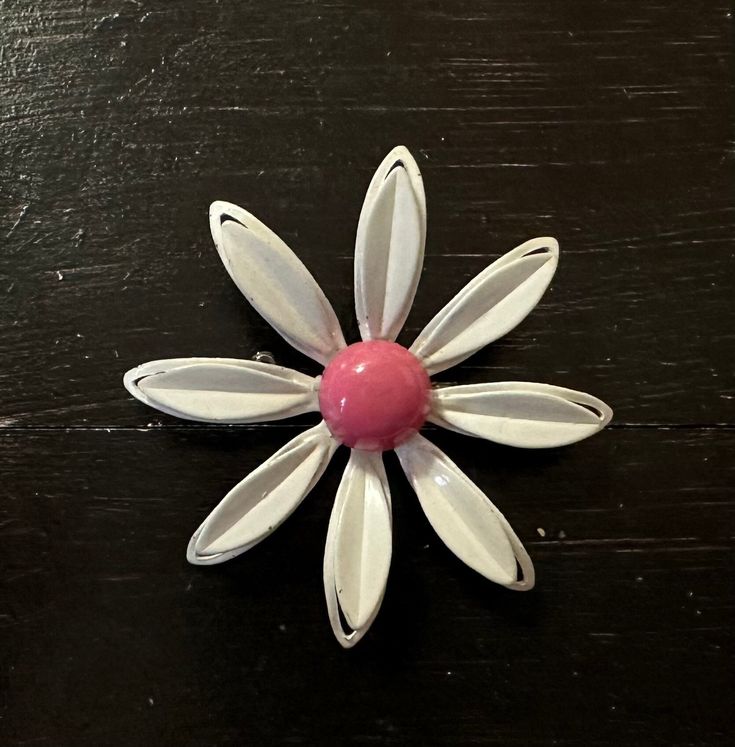 Vintage white and pink enamel flower floral daisy pin brooch. Clasp is in good working order. White Retro Brooch For Gift, White Retro Style Brooch For Gift, Retro White Brooches As Gift, White Retro Brooches As Gift, White Vintage Brooch Lapel Pin, Retro White Flower Jewelry, White Flower Pins For Gifts, White Flower Pins As Gifts, Pink Flower Enamel Pin