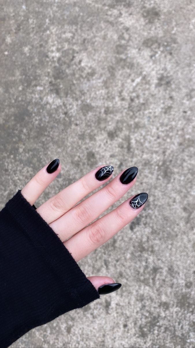 Cool Halloween Nails Short, Cute Nail Ideas For Almond Shape, Spider Web Nail Design Short, Halloween Nails Designs Black, Nails For Fall Almond Shape, Grunge Nails Almond Shape, Red Halloween Nails Almond, Short Almond Acrylic Nails Design Black, Spiderweb Gel Nails