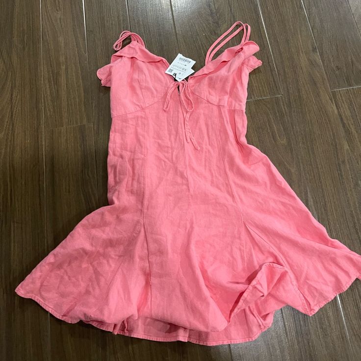 Zara Peach Ties Chest Dress Summer Peach Mini Dress For Day Out, Peach Sleeveless Cotton Dress, Sleeveless Peach Cotton Dress, Casual Pink V-neck Sundress, Peach V-neck Summer Dress, Peach Mini Dress For Summer Beach, Peach Mini Dress For The Beach, Peach Summer Mini Dress For The Beach, Peach Mini Dress For Beach