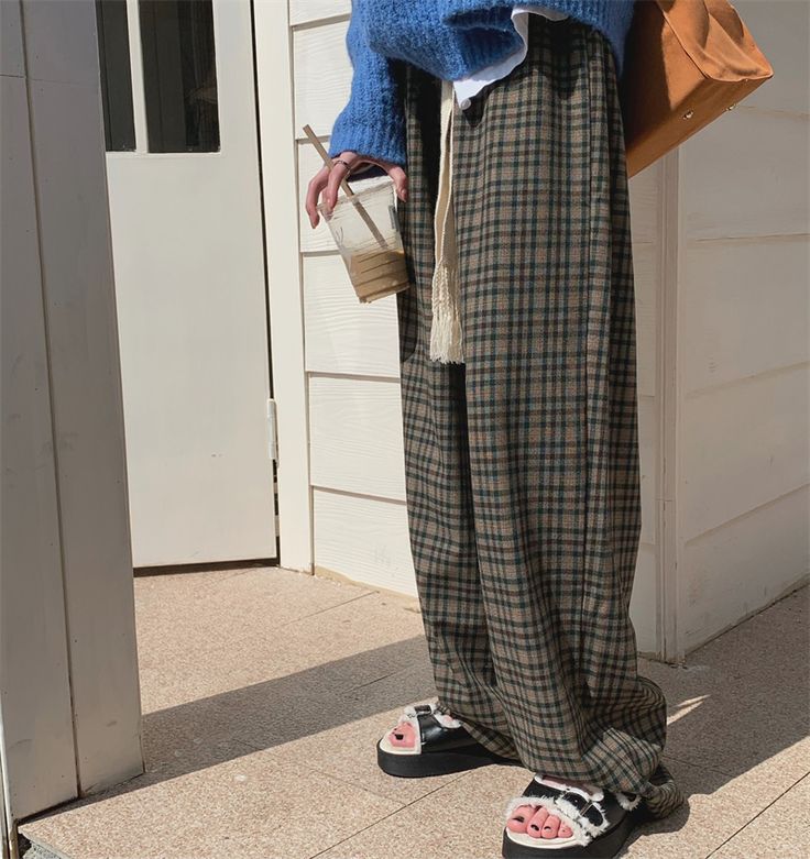 Plaid Trousers, Pants Baggy, Free Socks, Plaid Pants, Plaid Shorts, Over 40, Short Pants, Bright Colors, Sunnies