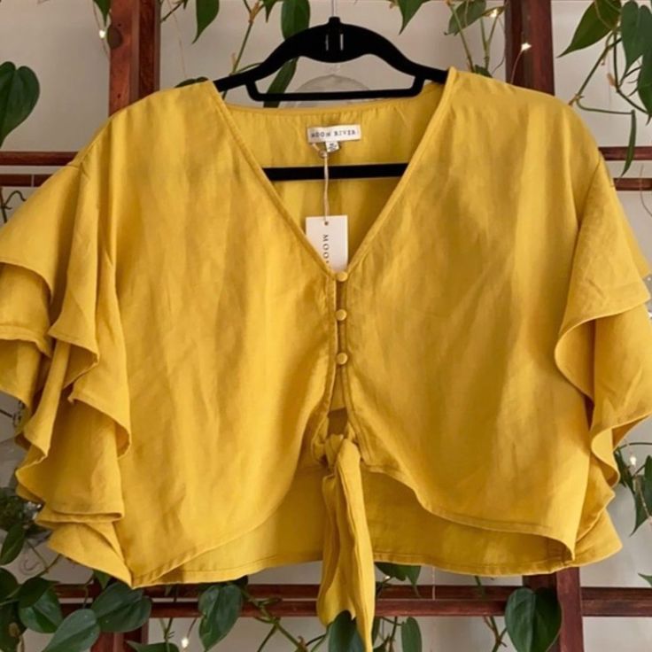 Moon River Yellow Ruffle Sleeve Crop Top Size M Yellow Ruffled Top For Brunch, Yellow Ruffled Top For Beach, Casual Yellow Cropped Blouse, Yellow V-neck Ruffle Blouse, Yellow Ruffled Blouse For The Beach, Yellow Ruffled Tops For Day Out, Chic Yellow Cropped Tops, Chic Cropped Yellow Tops, Yellow Ruffled Blouse For Day Out