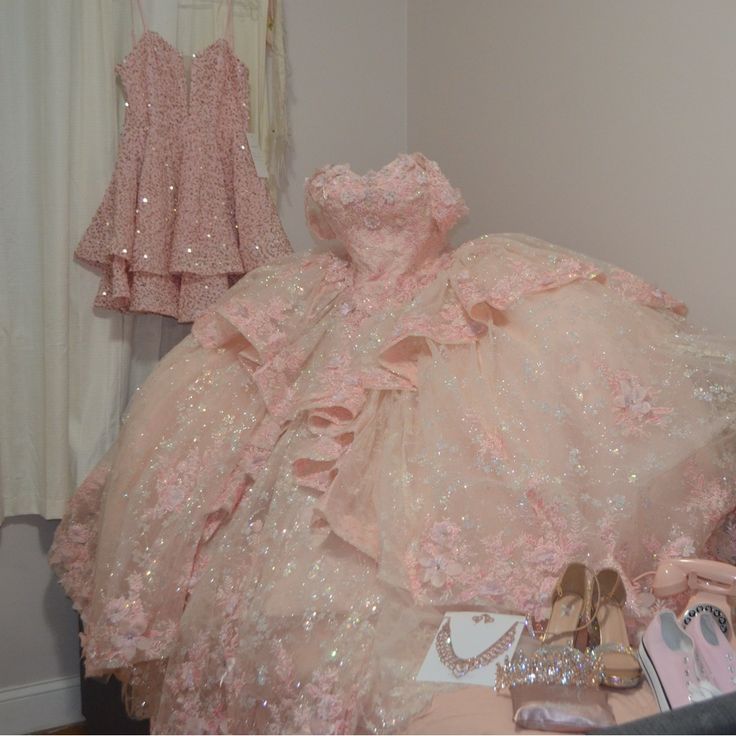 Pink Quinceñera Dresses, Pink Dress For Quinceanera, Pink Princess Ball Gown, Vintage Quinceanera Dresses, Mauve Quinceanera Dress, Pink And Silver Quinceanera Dress, Pink Flower Quince Dress, Princess Themed Quinceanera, Pretty Quinceanera Dresses Pink