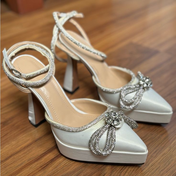 White Platform Bridal Heels With Bow, Size 7, Never Worn, Reposh Bridal Heels, White Platform, White Pumps, Up Wedding, Wedding Heels, Shoes White, Cute Shoes, Wedding Shoes, Shoes Women Heels