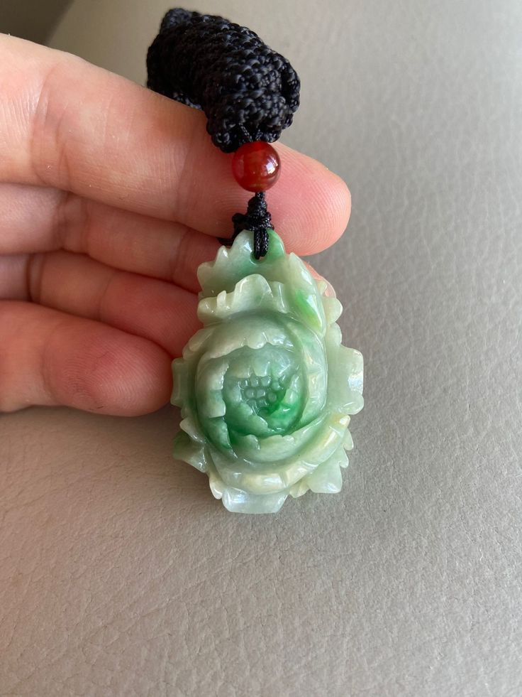 🌈 Flower Jadeite Jade Pendant, Light Green 🌷 Untreated Natural Jadeite/ Grade A Jade 🌷 Certified : YES 🌷 Jade from Myanmar/ Burma 🌷 Dimensions : 40.4 x 28.6 x 16 mm 🌷 Color : Light Green 🌷 Free shipping from Hong Kong with tracking number provided 🌷 Take approximately 7-21 days to arrive worldwide ❤️ In Chinese Culture: Young people wear jade pendant will have a prosperous life, attracts good luck and friendship Old people wear jade pendant will have a healthy life & longevity as well as Jade Bangle, Gemstones Jewelry, Good Marriage, Star Flower, Jade Pendant, Chinese Culture, Burmese, 21 Days, Jewelry Necklace