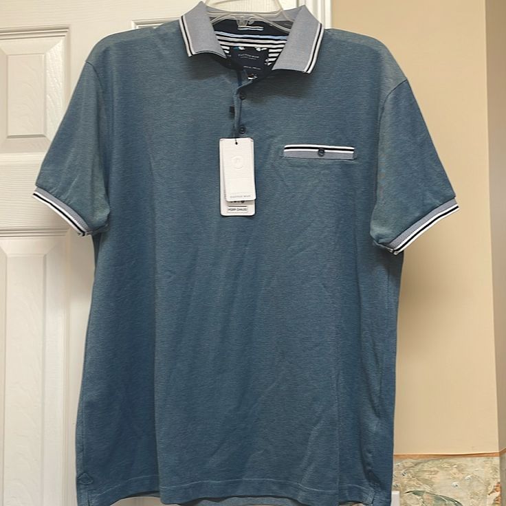 Blue Hues Short Sleeve Collared Shirt. Nwt Xl. Cactus Man. Light Blue Collared Casual T-shirt, Casual Light Blue Collared T-shirt, Casual Blue Tops With Pockets, Cactus Man, Short Sleeve Collared Shirt, Collared Shirt, Blue Hues, Collar Shirts, Blue Man