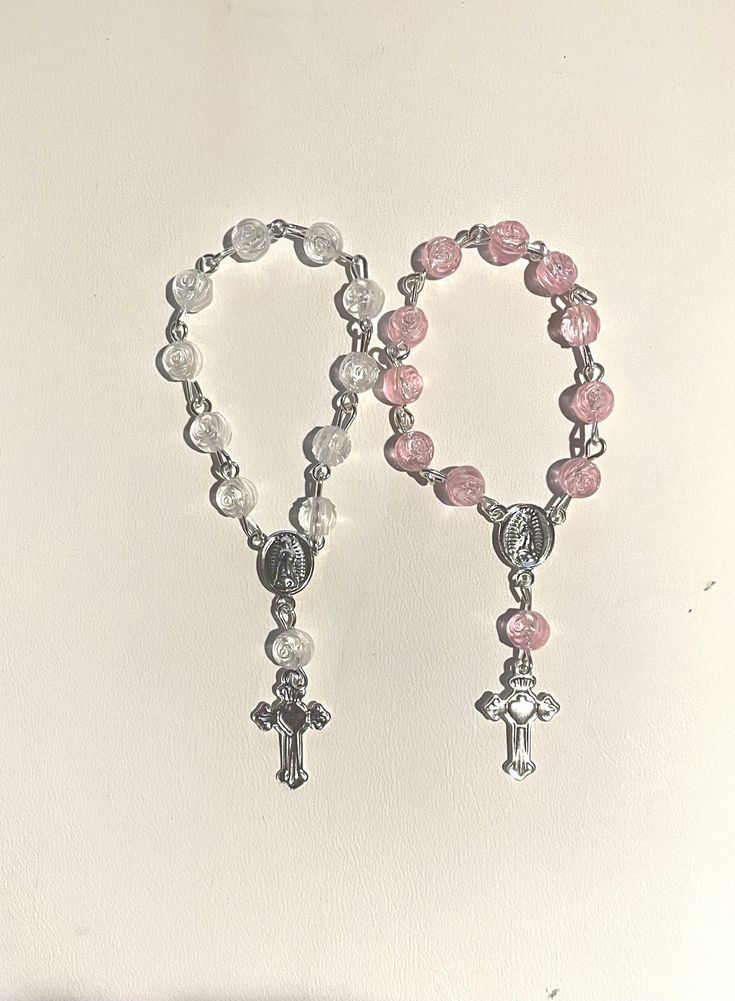 Cheap Pink Rosary Bracelet For Gift, Rosary Hand Made, Beaded Rosary For Baptism, How To Make A Rosary, Pretty Rosary, Aphrodite Altar, Rosary Ideas, Rosary Design, Pink Rosary