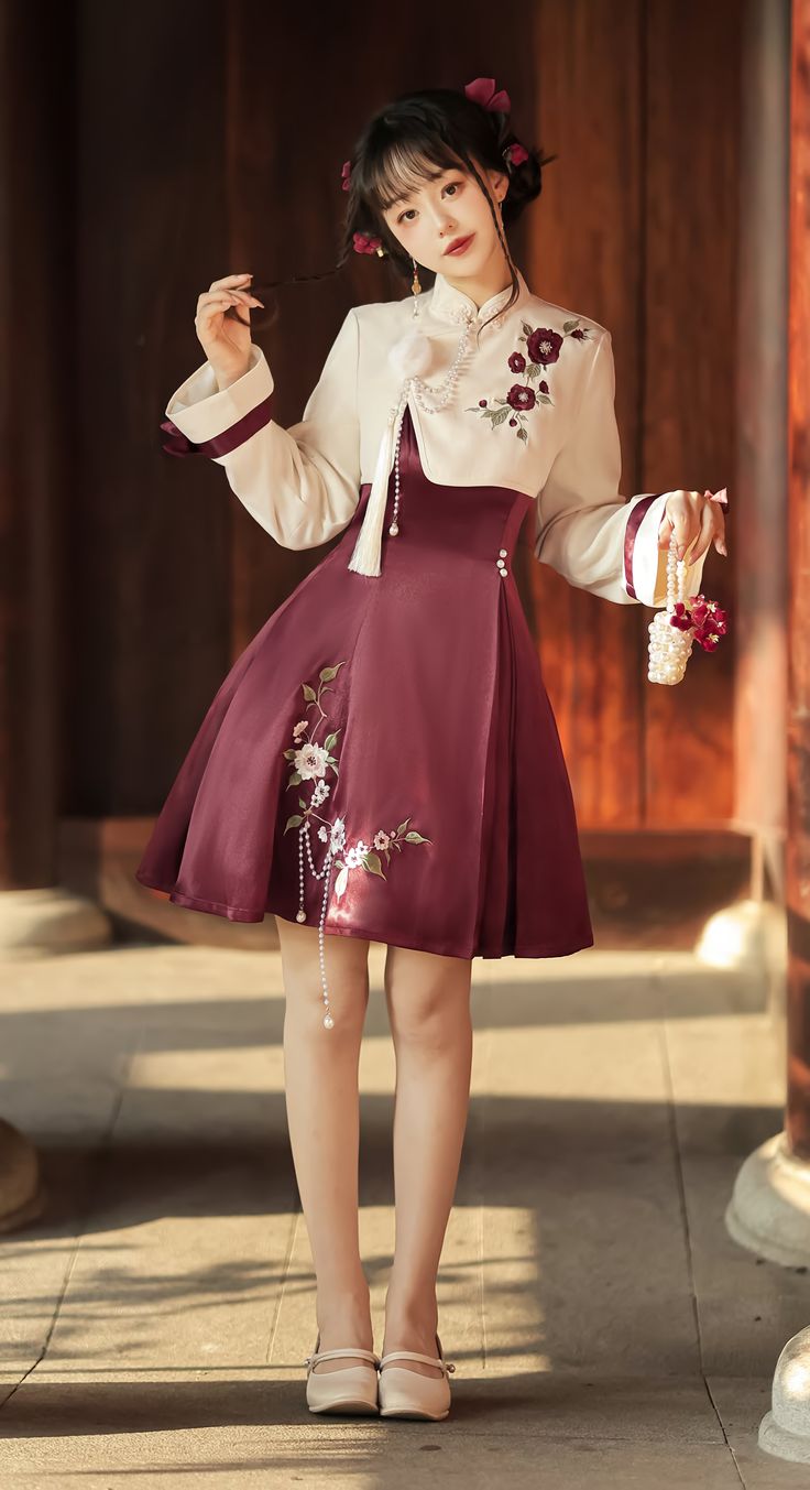 Chinese Dress Modern Style, Chinese Modern Fashion, Modern Chinese Outfit, Chinese Clothes Drawing, Chinese Inspired Outfits, Chinese Girl Outfit, Chinese Outfits Modern, Chinese Outfits Fashion, Cny Outfit