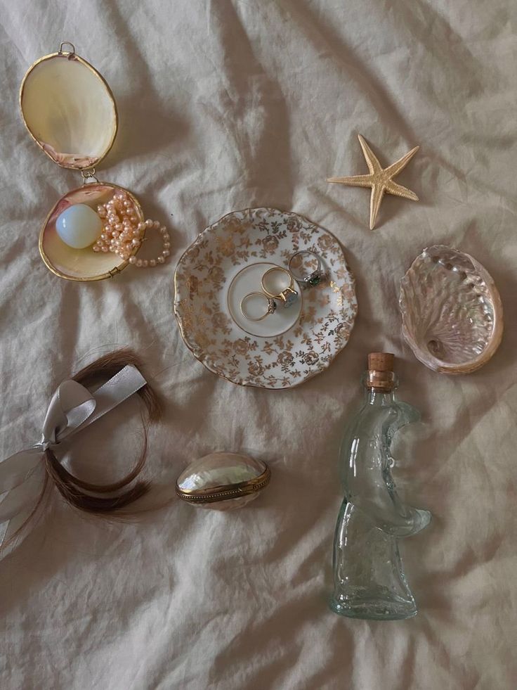 Bowl Organization, Sea Stuff, Mother Earth Art, Mermaid Aesthetic, Sea Witch, Seashell Jewelry, Tiny Treasures, Ethereal Art, June 1