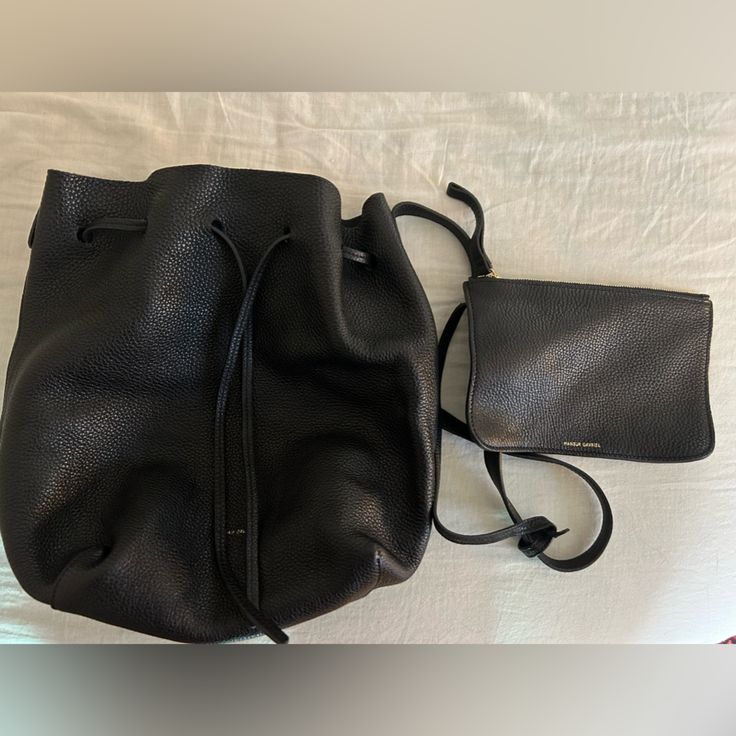 Mansur Gavriel Bucket Bag Made Of 100% Italian Pebbled Leather With Lining Made Of Italian Calf Suede Leather. Made In Italy. Used Once Or Twice. In Amazing Condition Mansur Gavriel Bucket Bag, Mansur Gavriel Bag, Mansur Gavriel, Pebbled Leather, Suede Leather, Bag Making, Bucket Bag, Satchel, Bag Lady