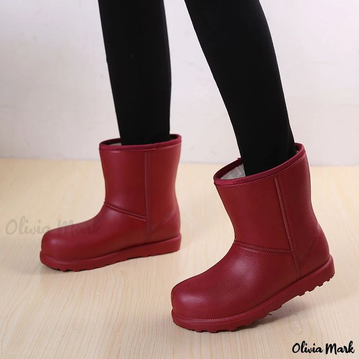 Olivia Mark - Winter Boots - Waterproof Snow Boots with Thermal Insulation, Enhanced Traction, and Easy Cleaning for Keeping Feet Warm in Cold conditions Trending Winter Boots, Leather Snow Boots, Car Washing, Waterproof Snow Boots, Boots Style, 2023 Trends, Winter Snow Boots, Thermal Insulation, Calf Boots