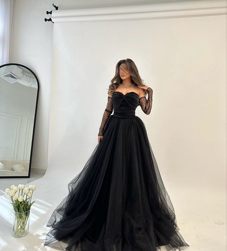 Ball Gowns Fantasy, Matric Dress, Farewell Dresses, Met Gala Outfits, Simple Gowns, Classy Prom Dresses, Corset Dress Prom, Dream Wedding Ideas Dresses, Prom Dress Inspiration