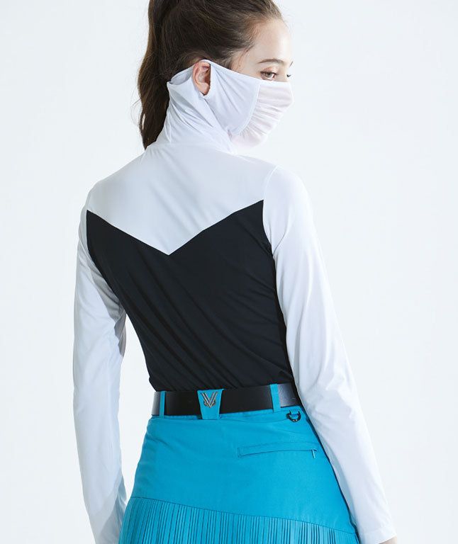 A highly functional field item! Camela Mask Loose Turtle Neck T-Shirt has a hybrid modular design that provides a cooling effect in the summer to help you play comfortably. The loosely flowing neck part can be used as a face mask during rounds. The unbalanced V incision and stud decoration in the cool chest complete the SENSIBLE LOOK. When not using the neck part as a mask, you can fold it inward to create a neat loose neck. FIT The model is 5'8" and wearing small top/ small bottom. Fabric Polye Studded Skirt, Pleats Skirt, Basic Skirt, Pleated Pants, Fleece Pants, Italian Fabric, Modular Design, Black White Red, Golf Outfit