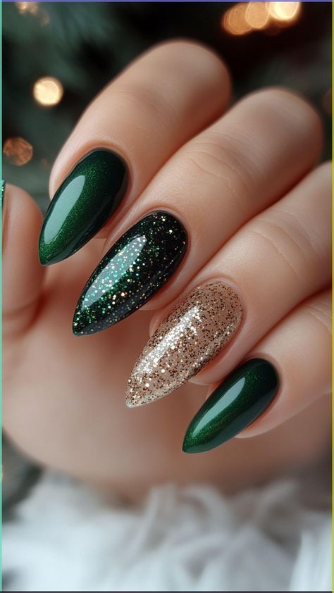 Green Glitter Christmas Nail Designs, Nail Ideas For Fall Wedding, Green Nails Gold Glitter, Green Sparkling Nails, Dark Green Sparkle Nails, Green Glitter Nails Christmas, Christmas Nail 2024 Trends, Green Fall Nails Ideas, Fall/christmas Nails