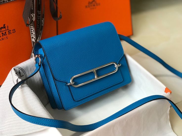 HM Mini Evercolor Sac Roulis 19 Blue For Women Hermes Roulis, Stylish Handbags, Luxury Products, Louis Vuitton Men, Hermes Bags, Evening Clutch Bag, Hermes Bag, Tote Backpack, Bag Tags