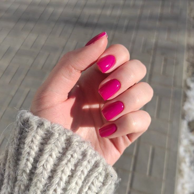 Pink Nails for Winter 2023-2024 18 Ideas - women-club.online Short Fuschia Nails, Fusia Pink Nails Short, Bright Pink Nails Short, Cerise Pink Nails, Pink Nails For Winter, Fushia Nail Color, Fuchsia Nails Design, Bright Pink Nail Ideas, Raspberry Pink Nails