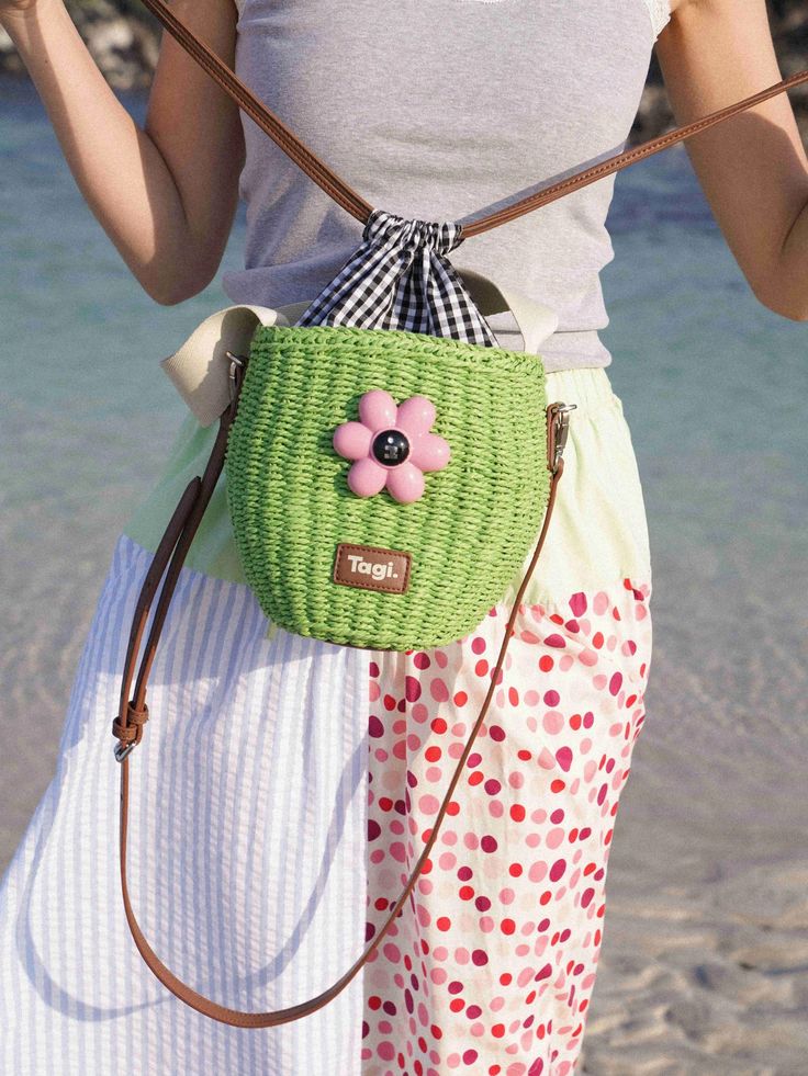 Tagi Blooming Woven Bucket Bag Forest Size F: 20cm * 16cm Shoulder Strap Length 110cm Precautions: Keep away from direct sunlight, heat and moisture. No contact with heavy rains outside. Green Summer Straw Pouch Bag, Green Summer Pouch Bag, Green Spring Shoulder Bucket Bag, Green Spring Bucket Shoulder Bag, Spring Green Bucket Shoulder Bag, Green Pouch Bag For Summer, Green Pouch Shoulder Bag For Summer, Green Shoulder Bucket Bag For Spring, Packable Outdoor Bags