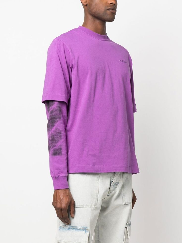 double-layer T-shirt sweatshirt from OFF-WHITE featuring orchid purple cotton logo print at the chest double layer crew neck extra-long sleeves ribbed cuffs and graphic-print sleeves. Specification Color Detail Purple Size Info IT Season One P23 Season Two P23 Trench Dress, White T Shirts, Orchid Purple, Layered T Shirt, Extra Long Sleeves, Twill Shirt, Cotton Logo, Unique Designers, Printed Sleeves