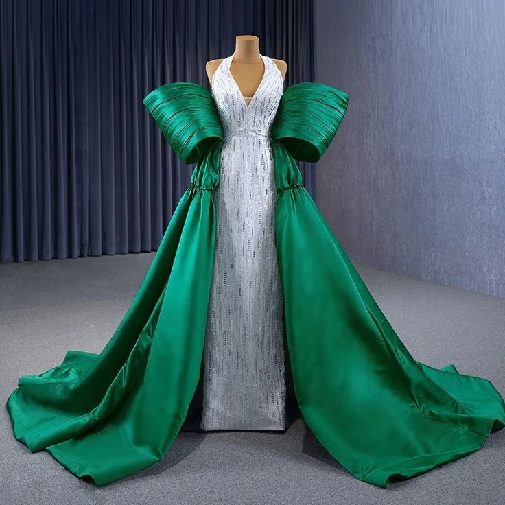 Vintage Halter Off Shoulder Evening Party Dresses With Train Green Dress Formal, Green Satin Prom Dress, Dark Green Prom Dresses, Dinner Gown, Halter Prom Dresses, Coctail Dresses, Open Board, Evening Dresses For Weddings, Evening Dress Fashion