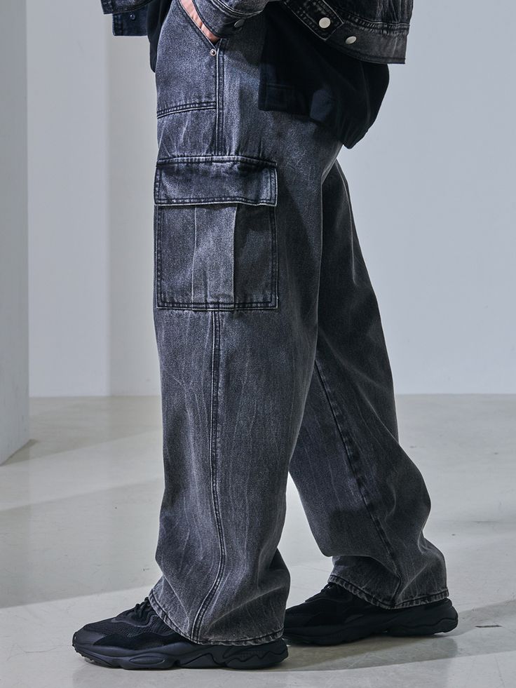 Editor's NotesThese pants are built with room to move, and relaxed through the hip and thigh, with a full leg.These cargo pants are made with cotton.- Side and back pockets- Zip closure- Wide Leg- Fatigue pants- Cargo pocketsMeasurements(in.)S/M/L/XL(28/30/32/34)- Waist: 14.6in./15.39in./16.17in./17.46in.- Thigh: 13.94in./14.31in./15.28in./16.24in.- Front rise: 12.39in./13.78in./14.17in./15.45in.- Leg opening: 9.89in./10.09in./10.49in./10.99in.- Total length: 42.38in./43.22in./43.55in./43.73in.M Cotton Cargo Jeans With Hip Pockets, Baggy Full-length Cotton Cargo Jeans, Full-length Cotton Cargo Jeans With Side Pockets, Full Length Cotton Cargo Jeans With Side Pockets, Tapered Leg Cotton Cargo Jeans, Cotton Straight Cargo Jeans With Hip Pockets, Straight Cotton Cargo Jeans With Hip Pockets, Straight Leg Cotton Cargo Jeans With Side Pockets, Baggy Cargo Style Washed Black Jeans