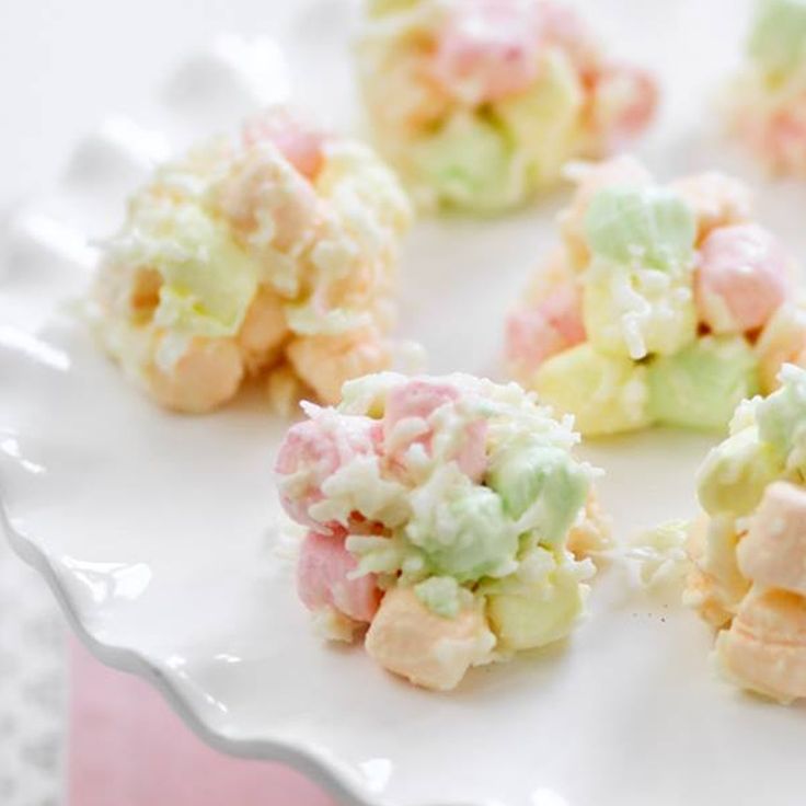 Make a splash during snack time with some Mermaid Snowballs! 🧜🌊 White Chocolate Almond Bark, Marshmallow Recipes, Easter Party Food, Campfire Marshmallows, Flavored Marshmallows, Marshmallow Treats, Ambrosia Salad, Recipes With Marshmallows, Almond Bark