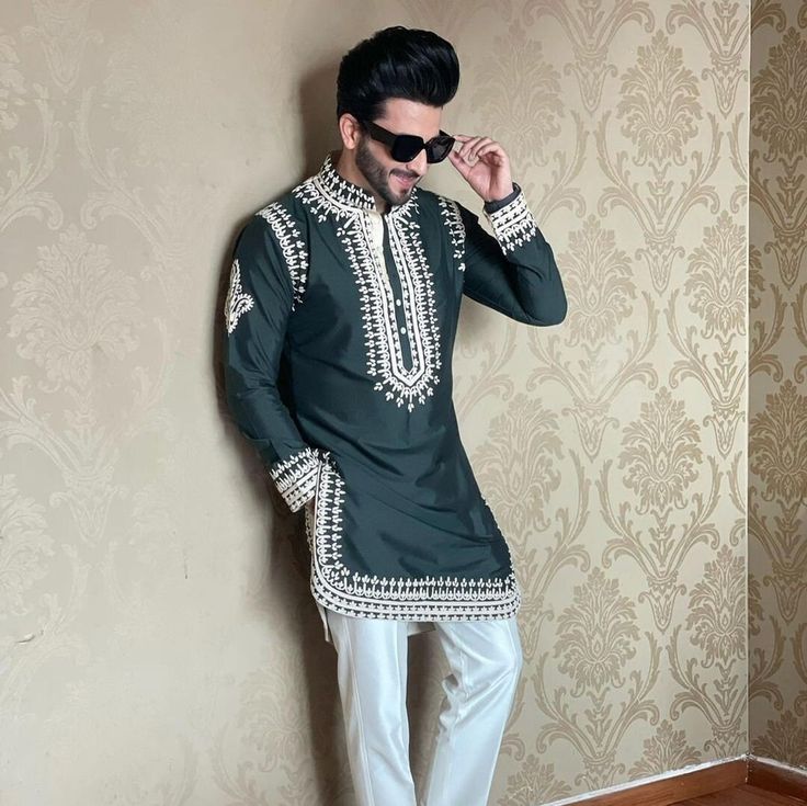 Designing Kurta For Men, Gents Designer Kurta, Kurta For Diwali Men, Party Wear Kurta Pajama For Mens, Mens Kurta Designs Style Cotton, Mehndi Kurta For Men, Diwali Kurta For Men, Kurta Pajama Jacket Men, Kurta Embroidery For Men