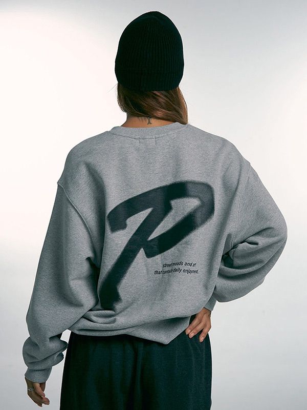 Editor's notesIt is a basic and casual sweatshirt. The sweatshirt has graphic print of signature blur logo that add casual mood. Made of polyester blend cotton fabric, the sweatshirt is soft and comfy. It has logo label on the sleeve as a point.- Basic sweatshirt- Ribbed neck, cuffs, hem- Logo print on the front and back- Casual and trendyMeasurements(in.)M / L / XL- Shoulder: 20.7 in. / 21.3 in. / 21.9 in.- Chest: 23.6 in. / 24.6 in. / 25.6 in.- Sleeve Length: 24.4 in. / 24.8 in. / 25.2 in.- Le Gray Graphic Print Sweatshirt For Streetwear, Oversized Gray Sweatshirt With Logo Print, Oversized Branding Sweatshirt For Streetwear, Oversized Branded Sweatshirt For Streetwear, Urban Gray Sweatshirt With Graphic Print, Oversized Logo Print Sweats For Fall, Urban Text Print Sweatshirt For Fall, Urban Fall Sweatshirt With Text Print, Urban Style Text Print Sweatshirt For Fall