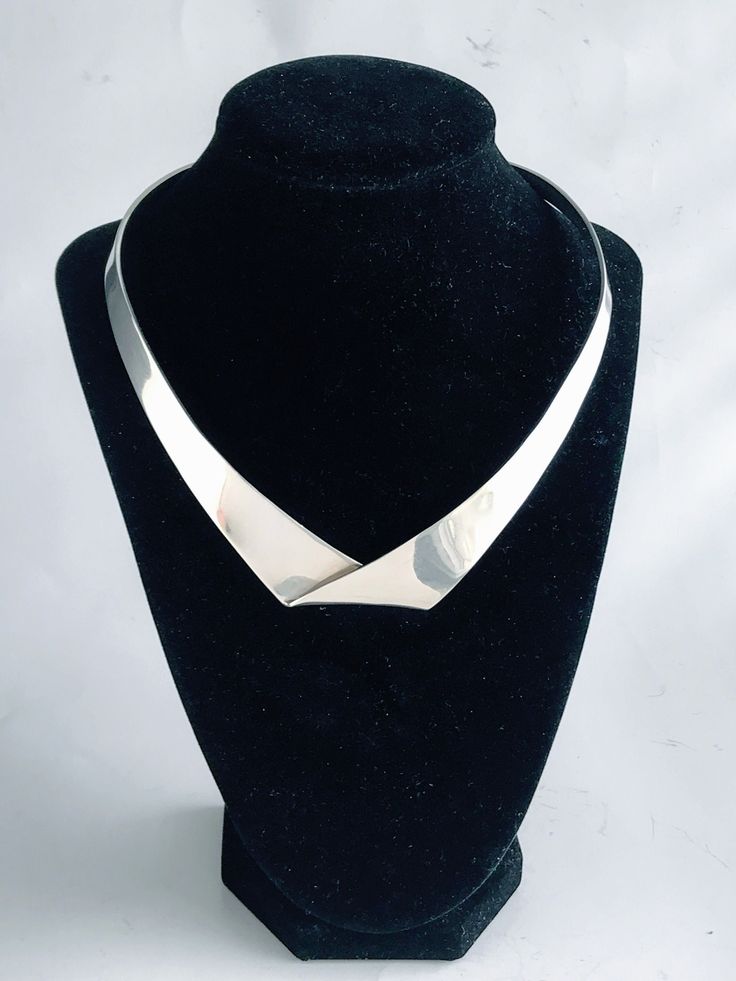 "Vintage Taxco Mexico 925 Silver Modernist Folded Design Choker. Brutalist inspired design. Thick heavy 67 gram sterling silver material, Does have some flex therefore neck opening can adjusted for various neck sizes. Lightly cleaned ready to wear. Markings: TD-27, Mexico, 925 Measurements: Approx 16\" inside circumference including neck opening, Inside diameter across at widest point 5 1/4, Neck opening 3 1/8\". Total Weight: 67 grams Condition: Good Vintage condition, ready to wear with minima Brutalist Jewelry, Geometric Bangle, Sterling Silver Choker, Choker Collar Necklace, Necklace Chunky, Silver Choker, Sterling Silver Cuff Bracelet, Choker Collar, Hinged Bangle