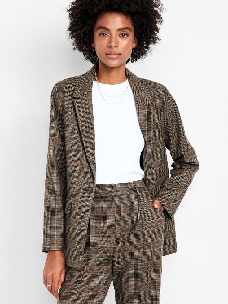 notched collar long sleeves double-button front flap pockets relaxed fit hits at hip models are approx.  5'9" and wear sizes s (4), l (12), and xl (18)machine wash according to the care instruction label  . Best Holiday gift for Women , perfect Blazers for Christmas! Old Navy Plaid Blazer, Oversized Brown Blazer With Pockets, Dark Brown Oversized Blazer, Vintage Brown Blazer With Buttons, Brown Single-breasted Button-up Blazer, Work Suits, Brown Plaid, Old Navy Women, Blazer Fashion