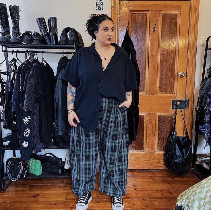 Plus Size Gender Fluid Outfits, Grunge Work Outfit Plus Size, Grunge Winter Outfits Plus Size, Hipster Plus Size Outfits, Tomboy Style Plus Size, Queer Style Plus Size, Plus Size Boho Grunge Outfits, Dark Cottagecore Plus Size, 90s Alternative Fashion Plus Size