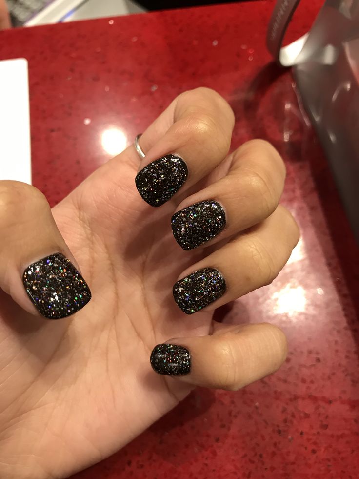 Black glitter sns nails. Perfect for Halloween! Black Sparkle Halloween Nails, Black Sparkle Dip Powder Nails, Black Glitter Dip Nails, Black Glitter Halloween Nails, Sns Nails Black, Glitter Sns Nails, Black Sns Nails, Halloween Glitter Nails, Glitter Halloween Nails